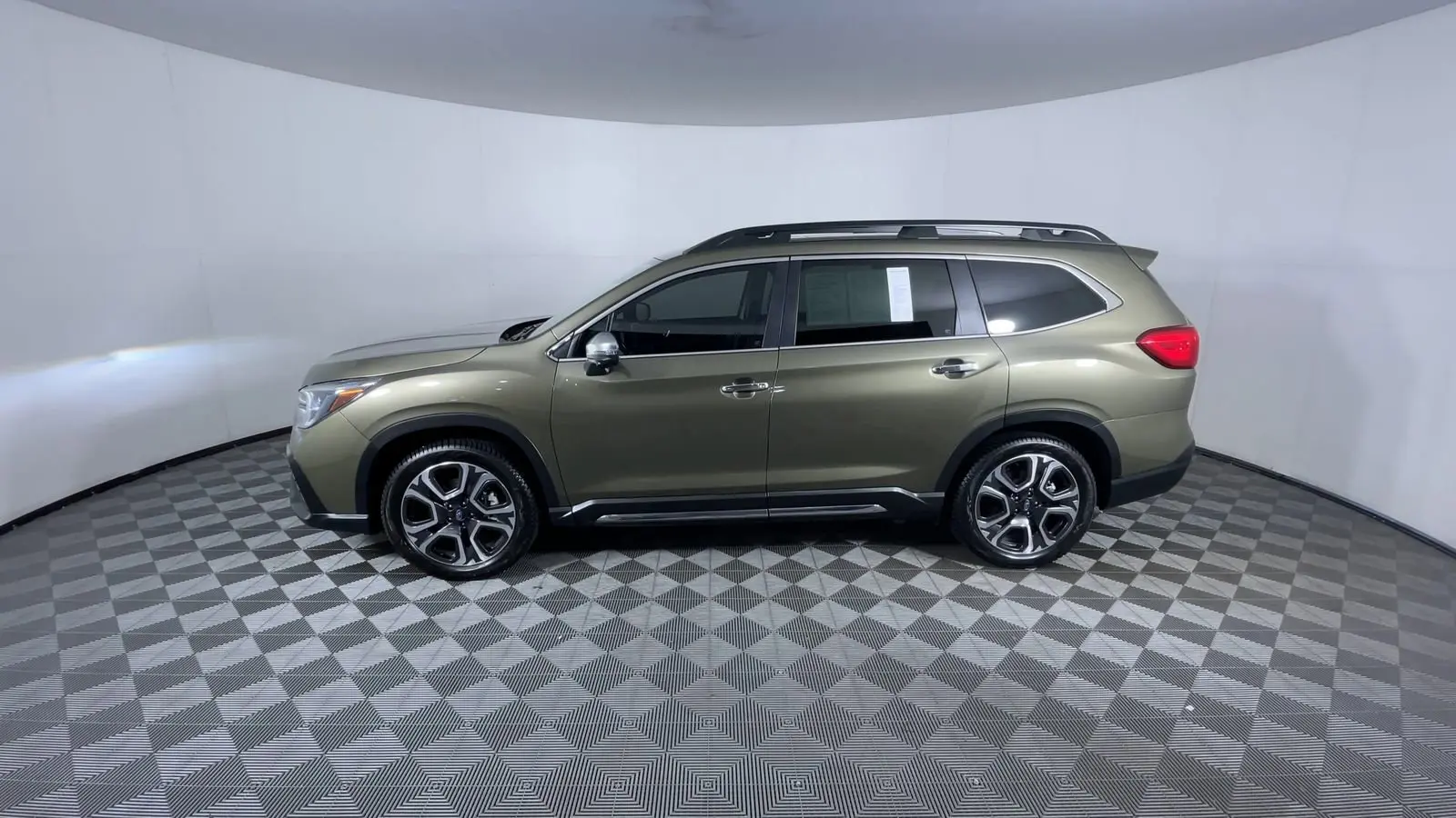 2023 Subaru Ascent Touring photo 5