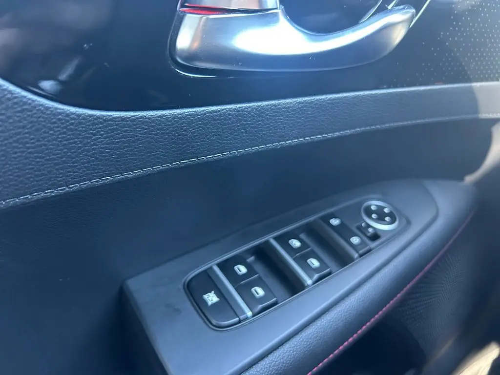 2023 Kia Forte GT photo 21