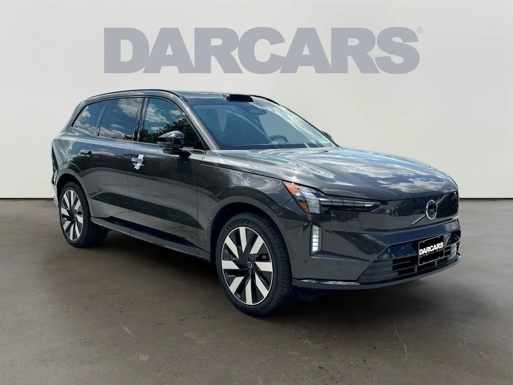 2025 Volvo - image 1