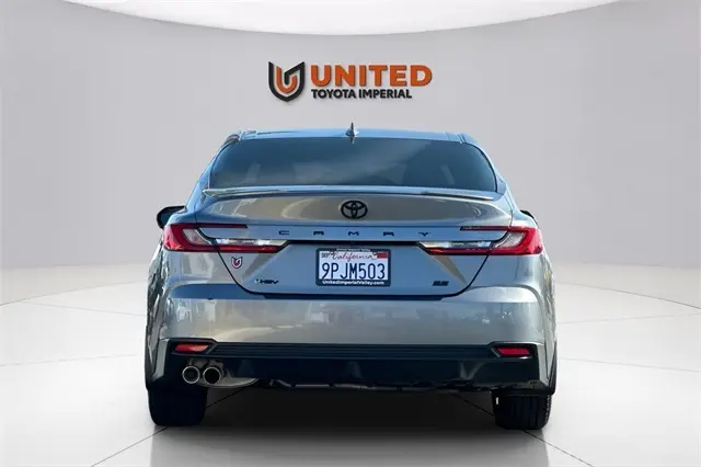 2025 Toyota Camry SE photo 4