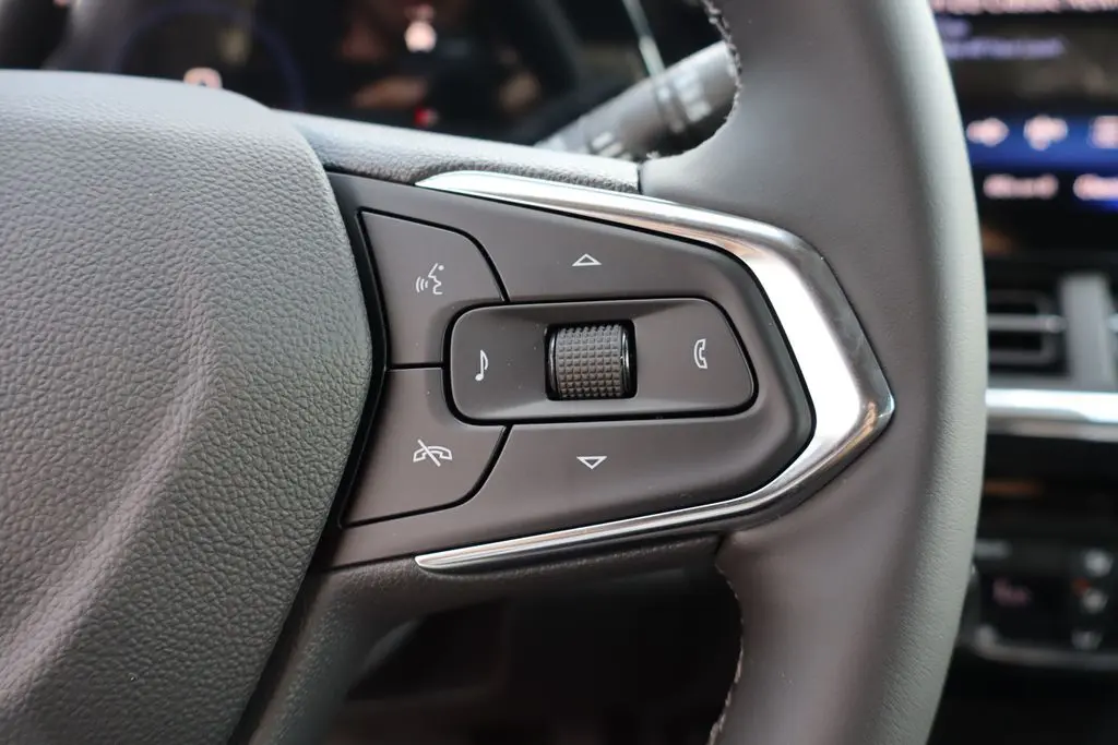2025 Chevrolet Trax ACTIV photo 8