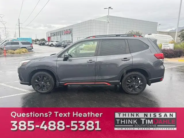 2022 Subaru Forester Sport photo 2