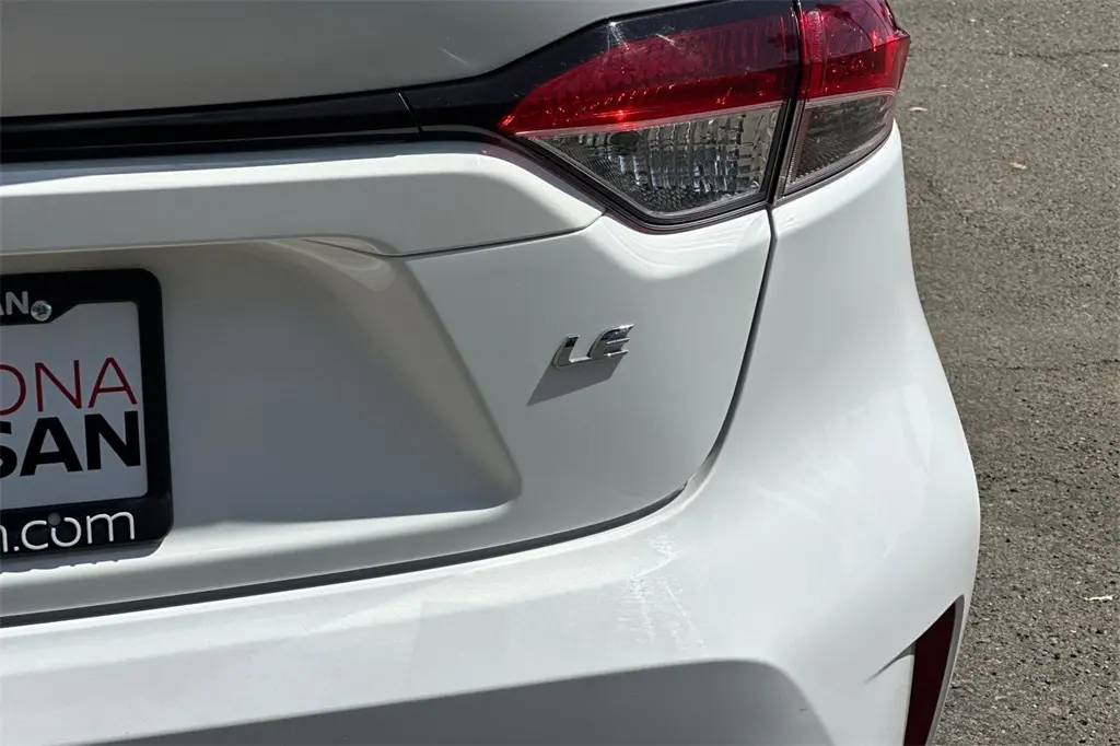 2023 Toyota Corolla LE photo 19