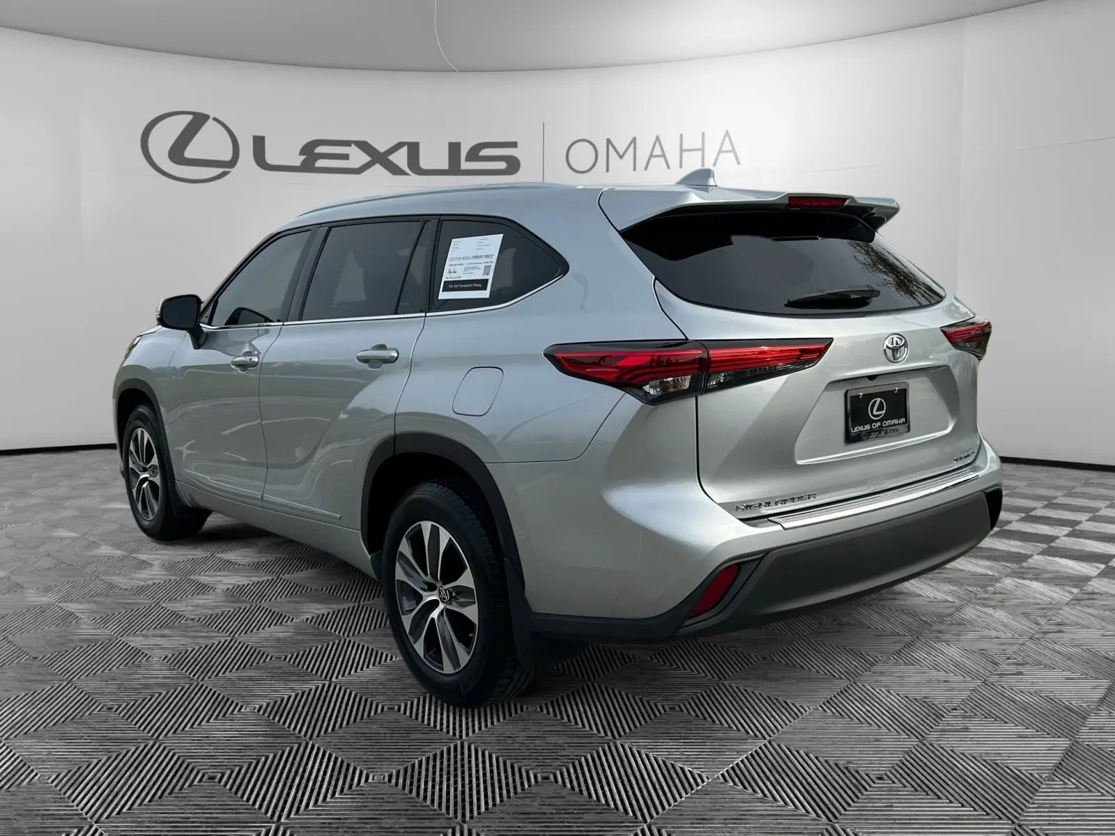 2020 Toyota Highlander XLE photo 3