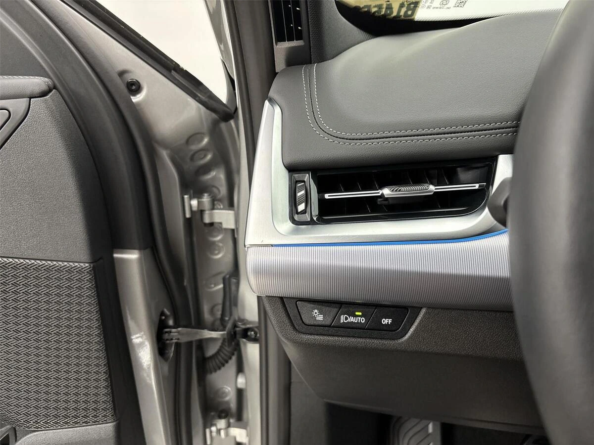 2025 BMW X1 28i - Photo 31