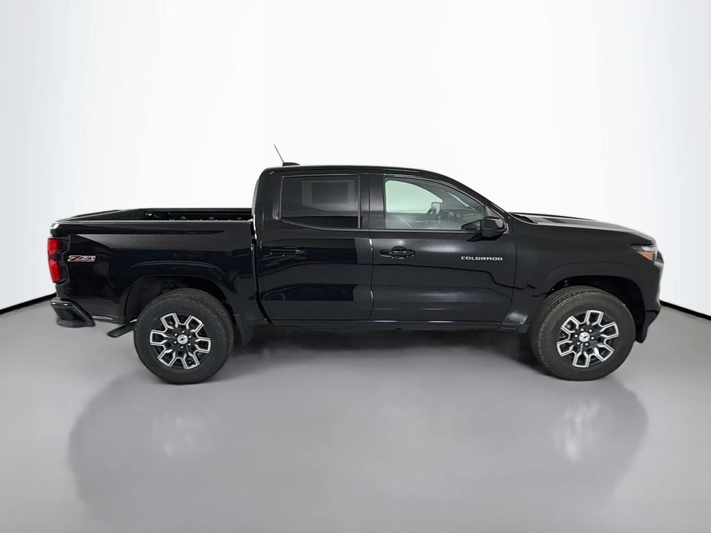 2026 Chevrolet Colorado Z71 - Photo 8
