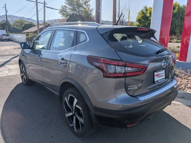 2022 Nissan Rogue Sport SL photo 5