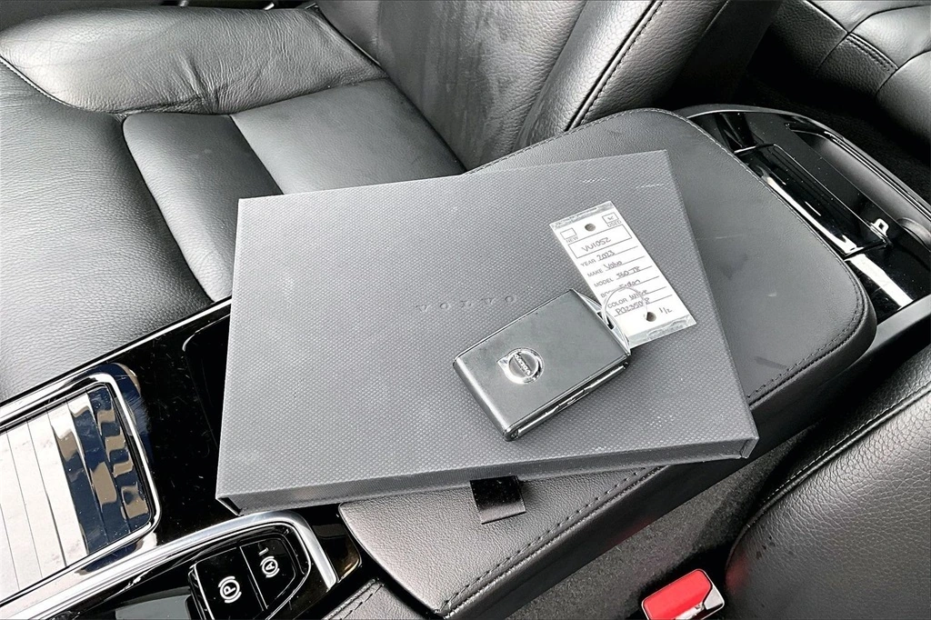 2023 Volvo - image 35