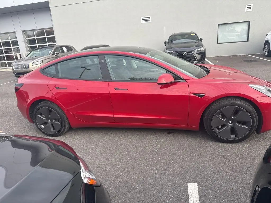 2022 Tesla Model 3 Long Range photo 2