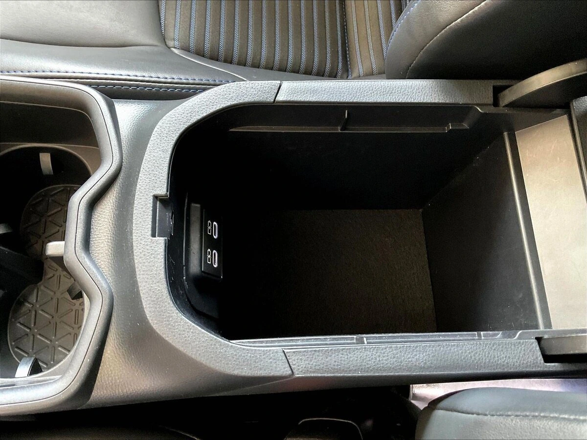 2023 Toyota RAV4 XSE - Photo 16