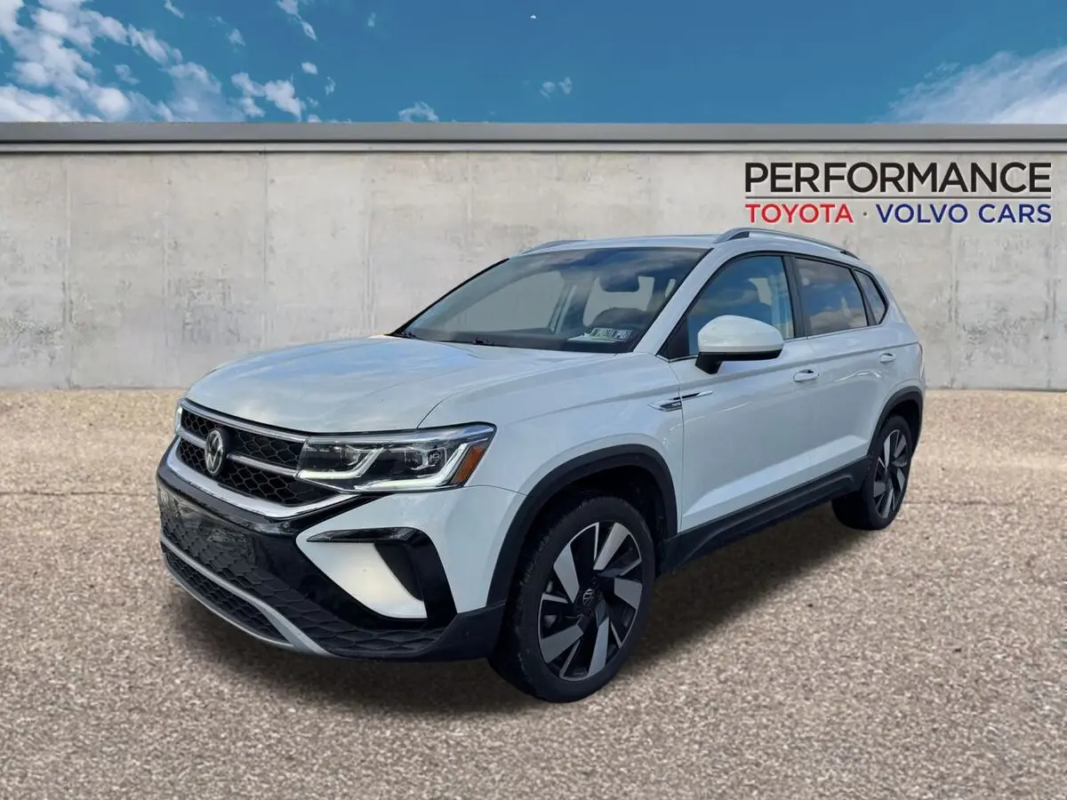 2023 Volkswagen Taos SEL's photo