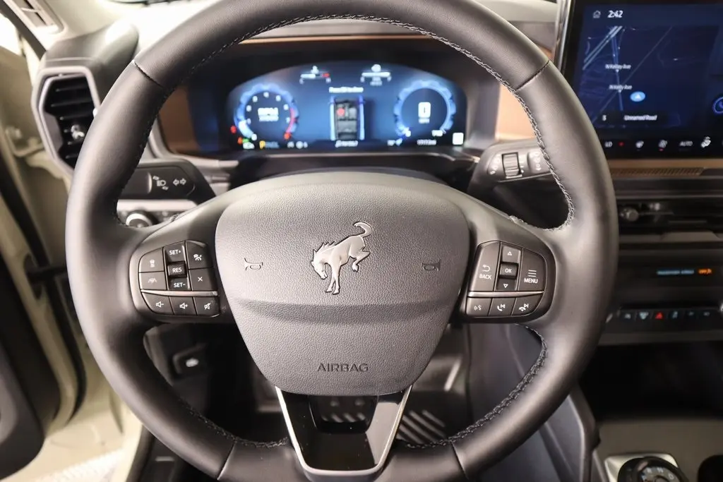 2025 Ford Bronco Sport Outer Banks photo 3