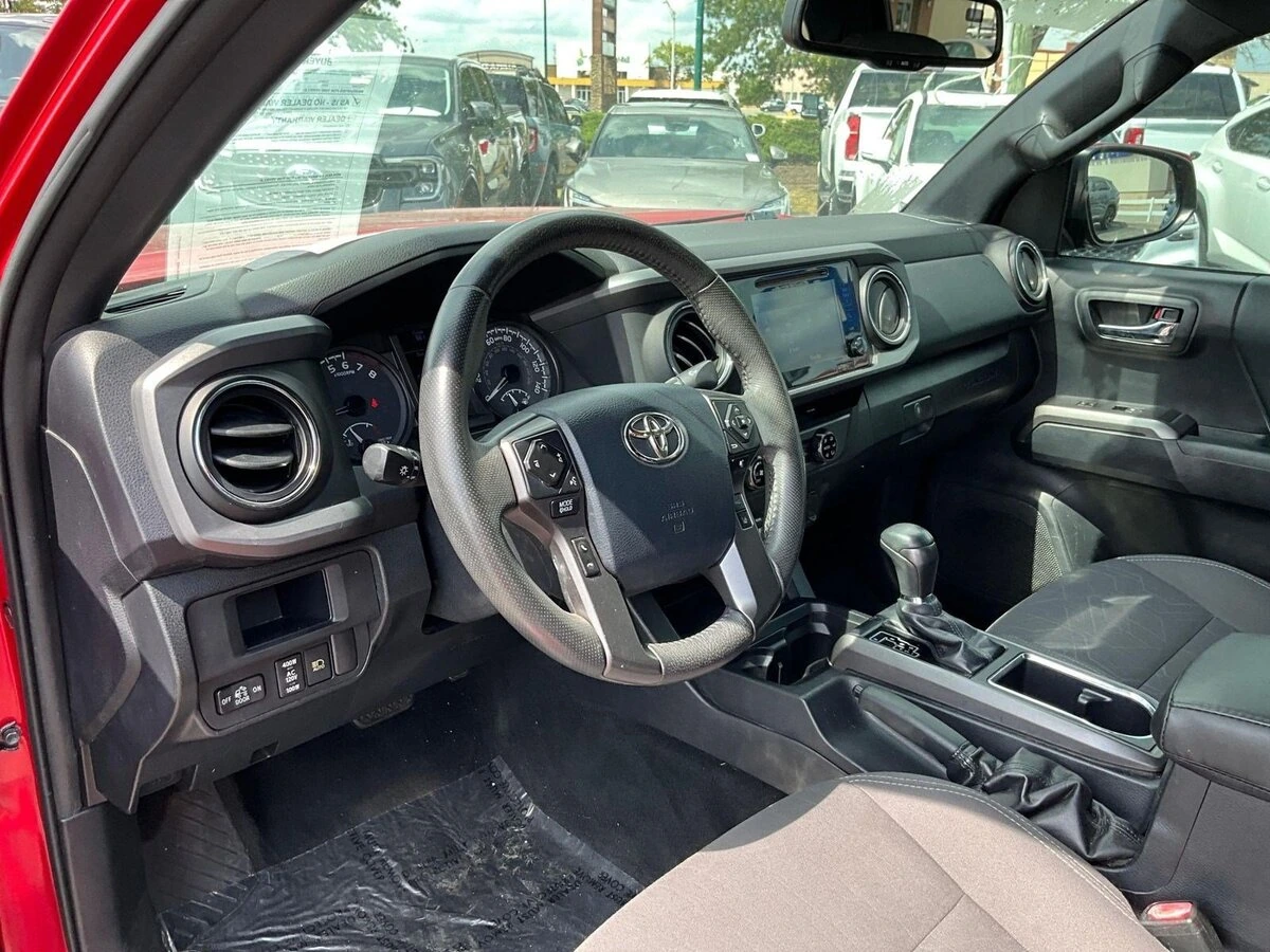 2018 Toyota Tacoma TRD Off Road - Photo 16