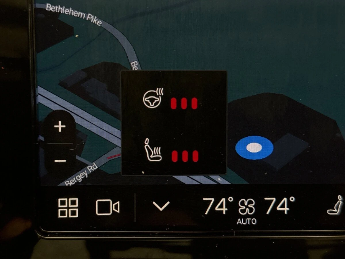 2025 Volvo - image 21