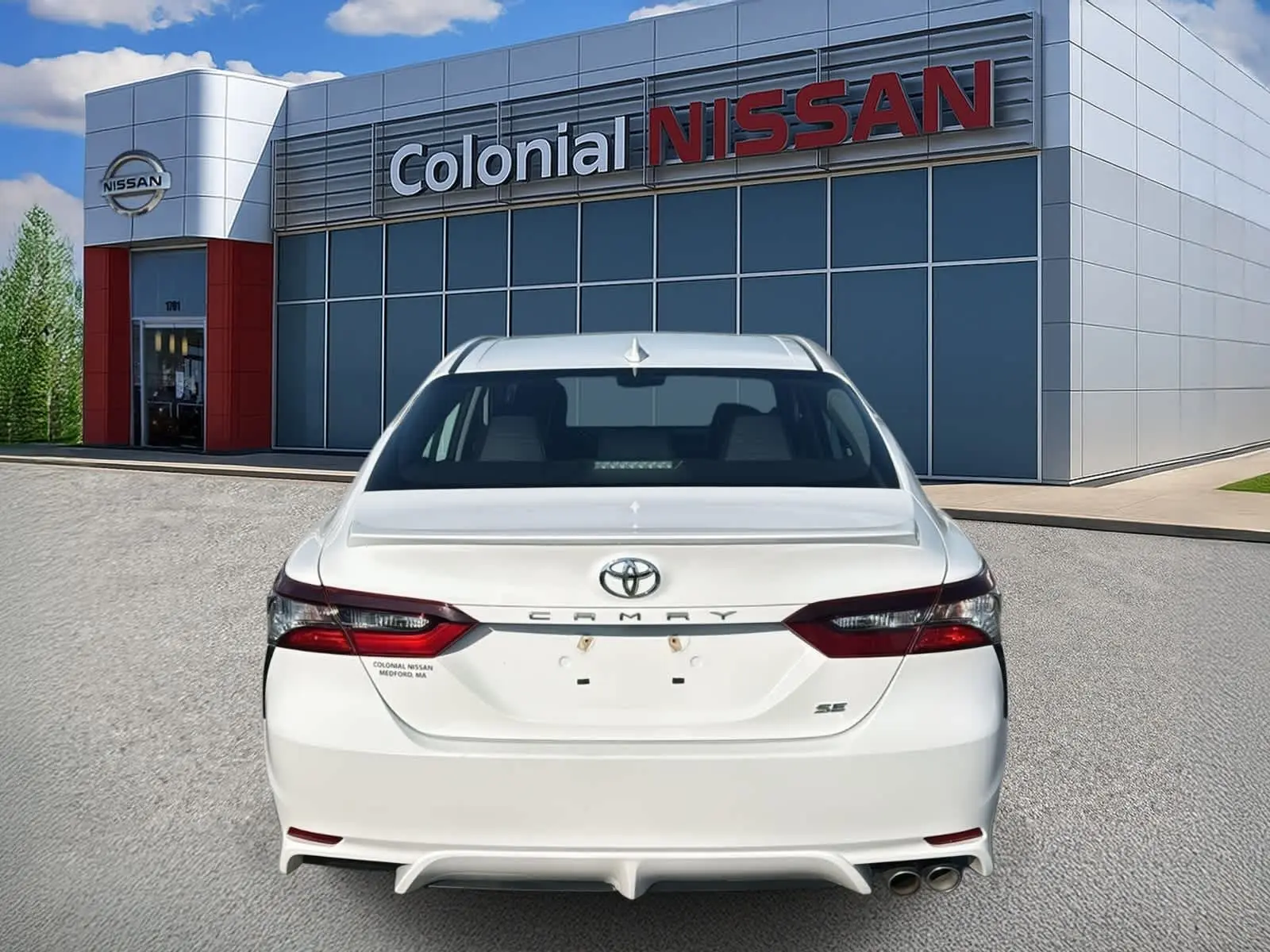 2021 Toyota Camry SE photo 3