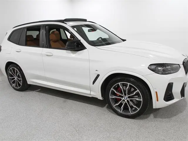 2022 BMW X3 40i's photo