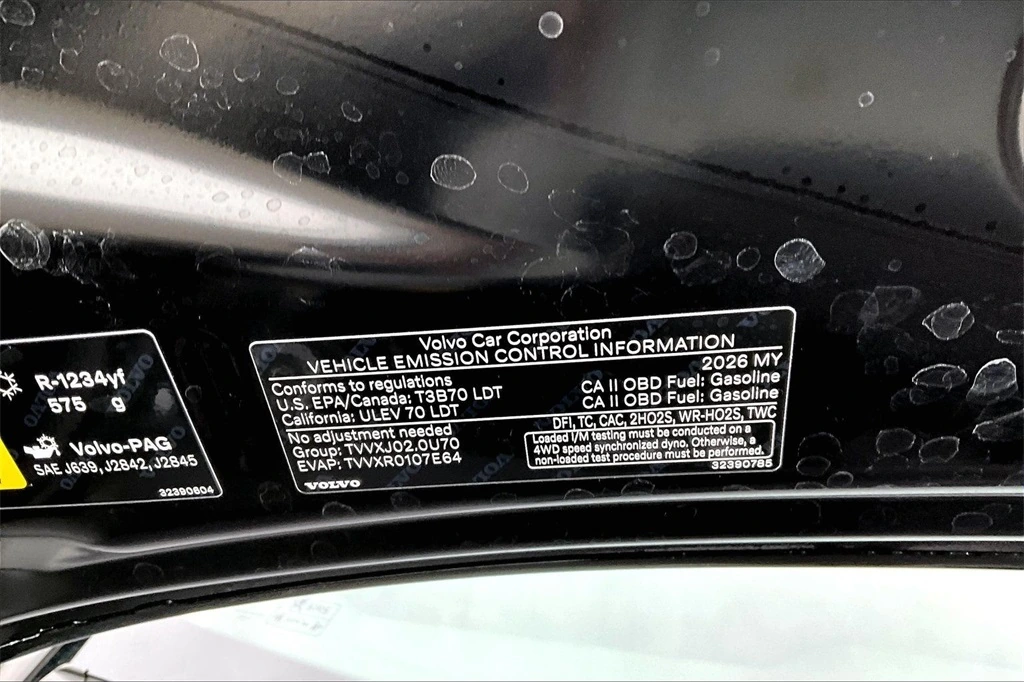 2026 Volvo - image 31
