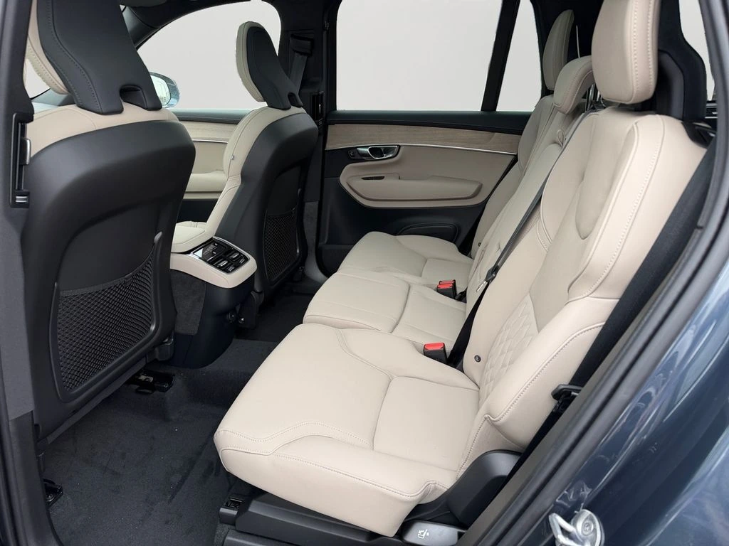 2026 Volvo - image 10