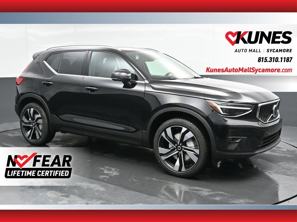2025 Volvo XC40 B5 Ultra