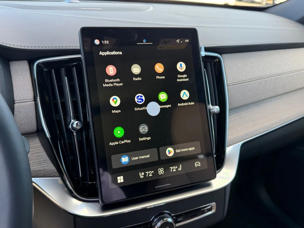 2026 Volvo - image 22