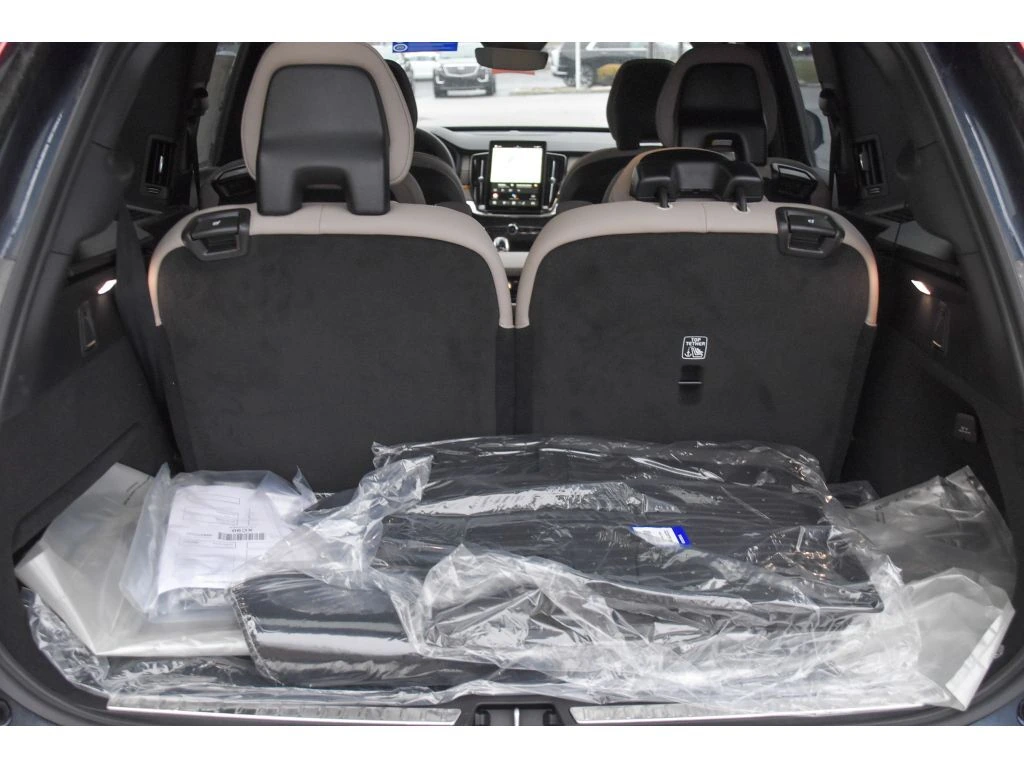 2026 Volvo - image 21