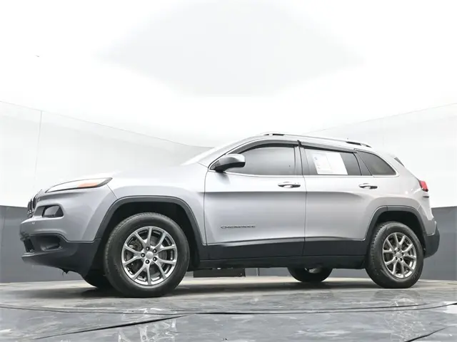 2018 Jeep Cherokee Latitude photo 39