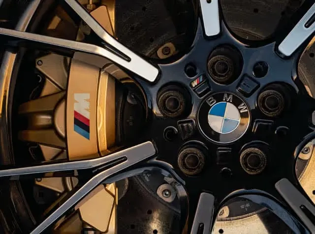 M PERFORMANCE STREET DRIVES