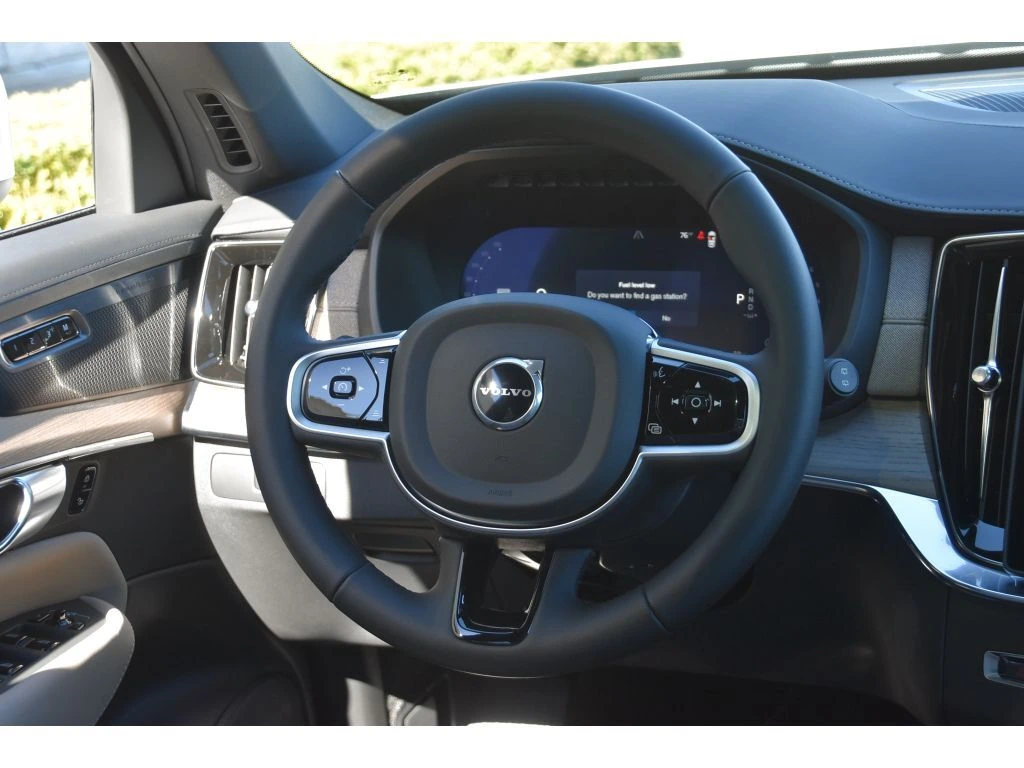2026 Volvo - image 17