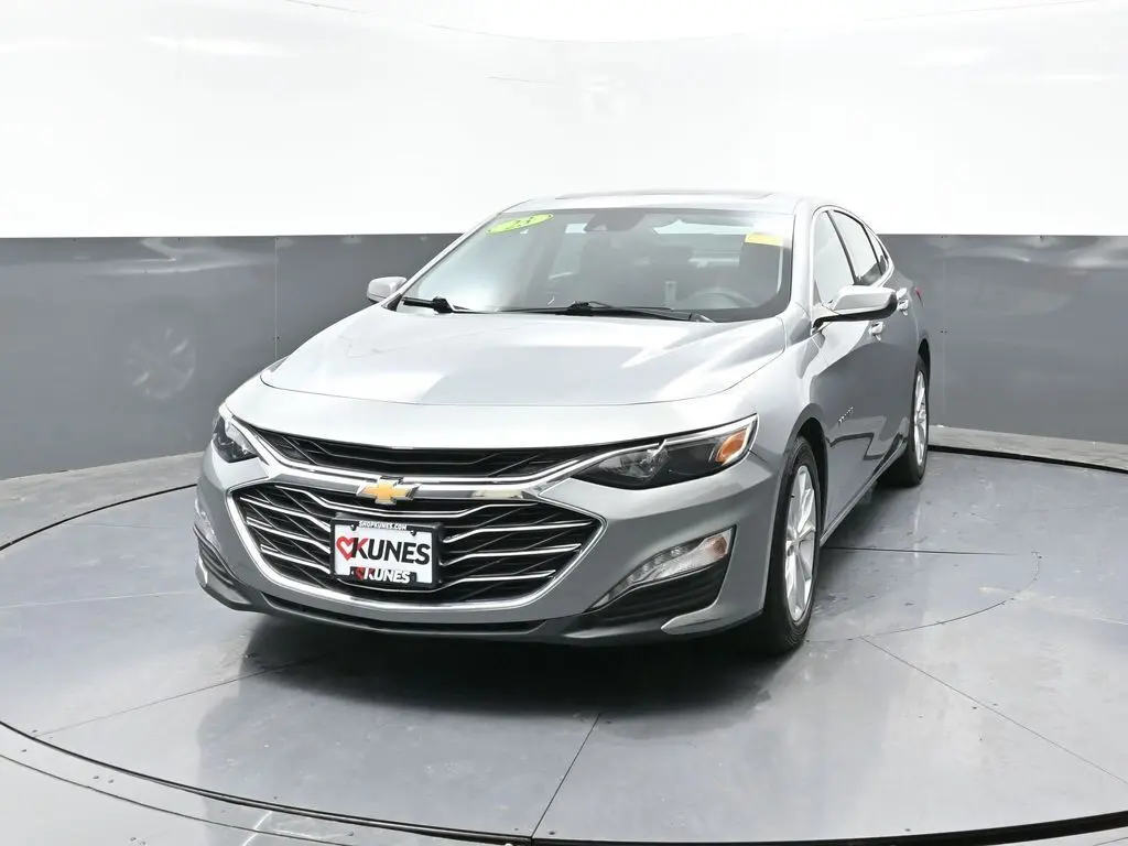 2023 Chevrolet Malibu 1LT photo 3