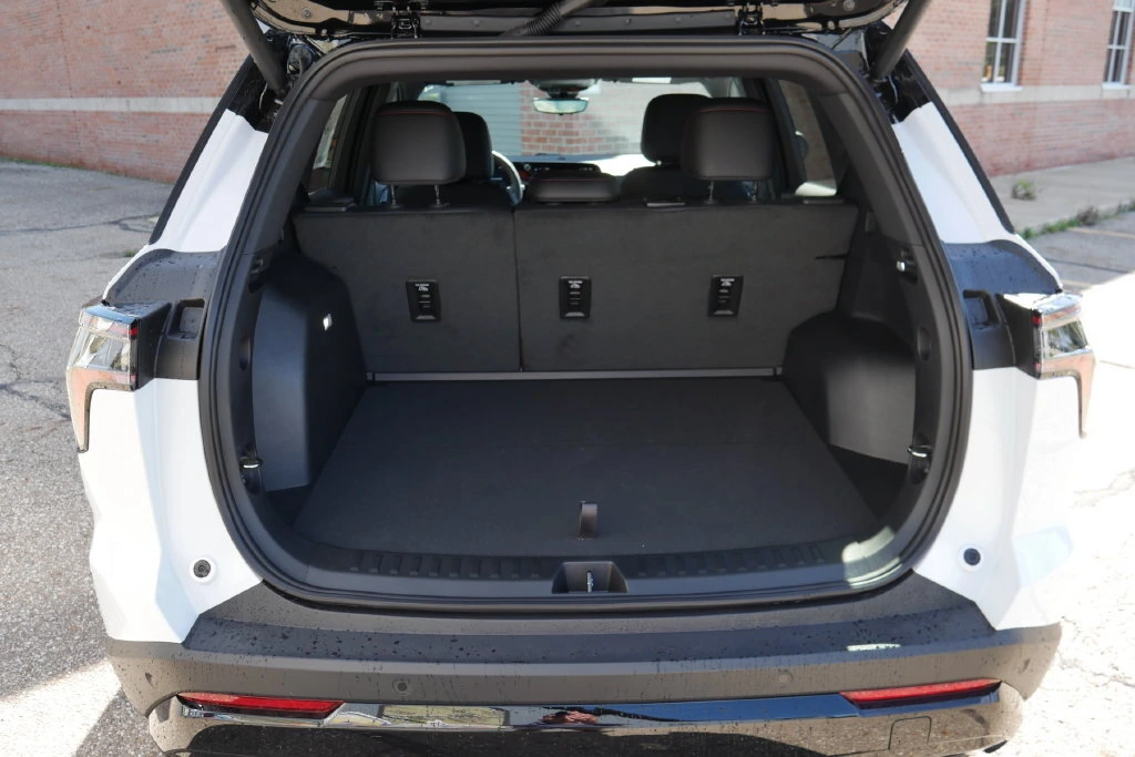 2027 Chevrolet Equinox RS - Photo 7