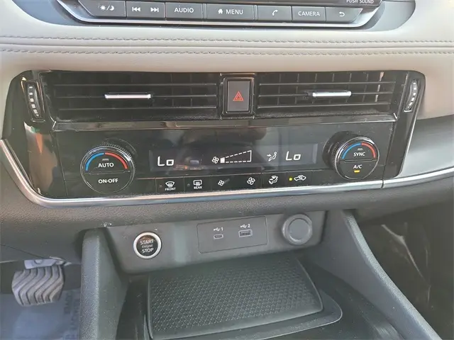 2023 Nissan Rogue SV photo 23