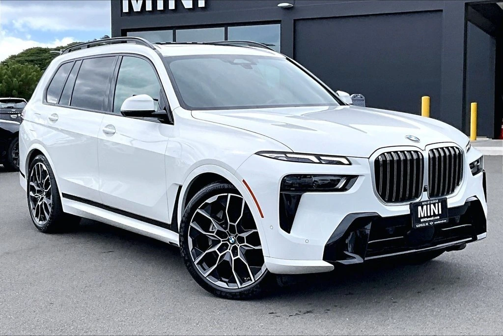 2023 BMW X7 40i