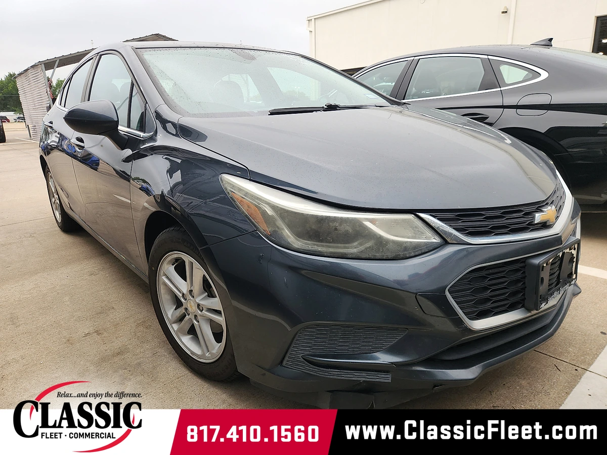 2017 Chevrolet Cruze LT Hatchback Auto's photo