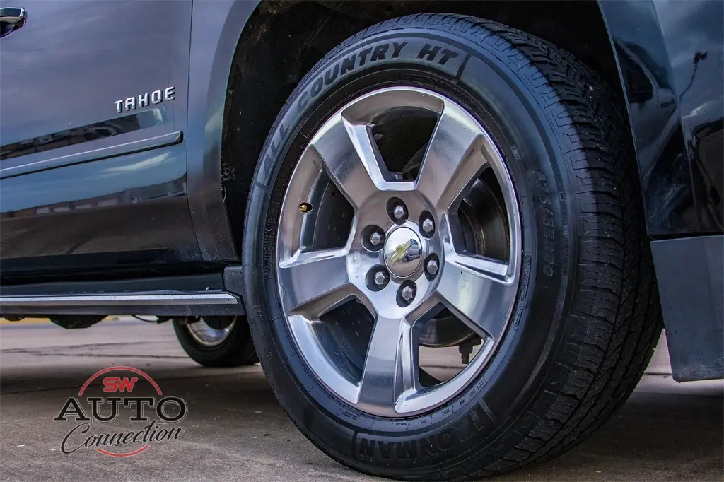 2017 Chevrolet Tahoe Premier photo 2