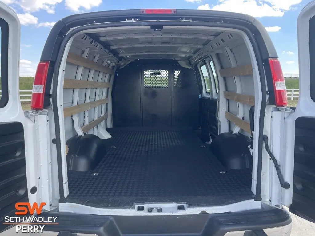 2024 Gmc Savana 2500 Cargo photo 22