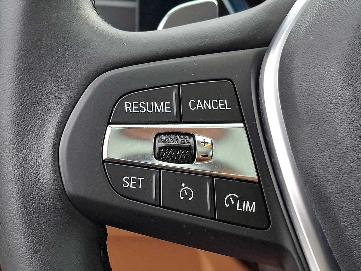 2023 BMW 3 Series 330i - Photo 17
