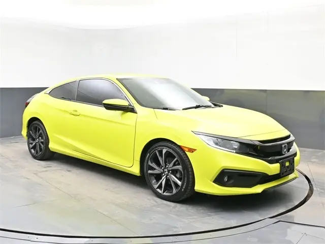 2019 Honda Civic Sport photo 2