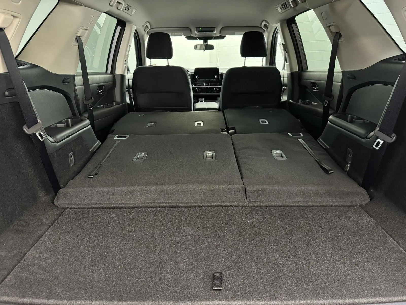 2025 Nissan Pathfinder SV photo 30