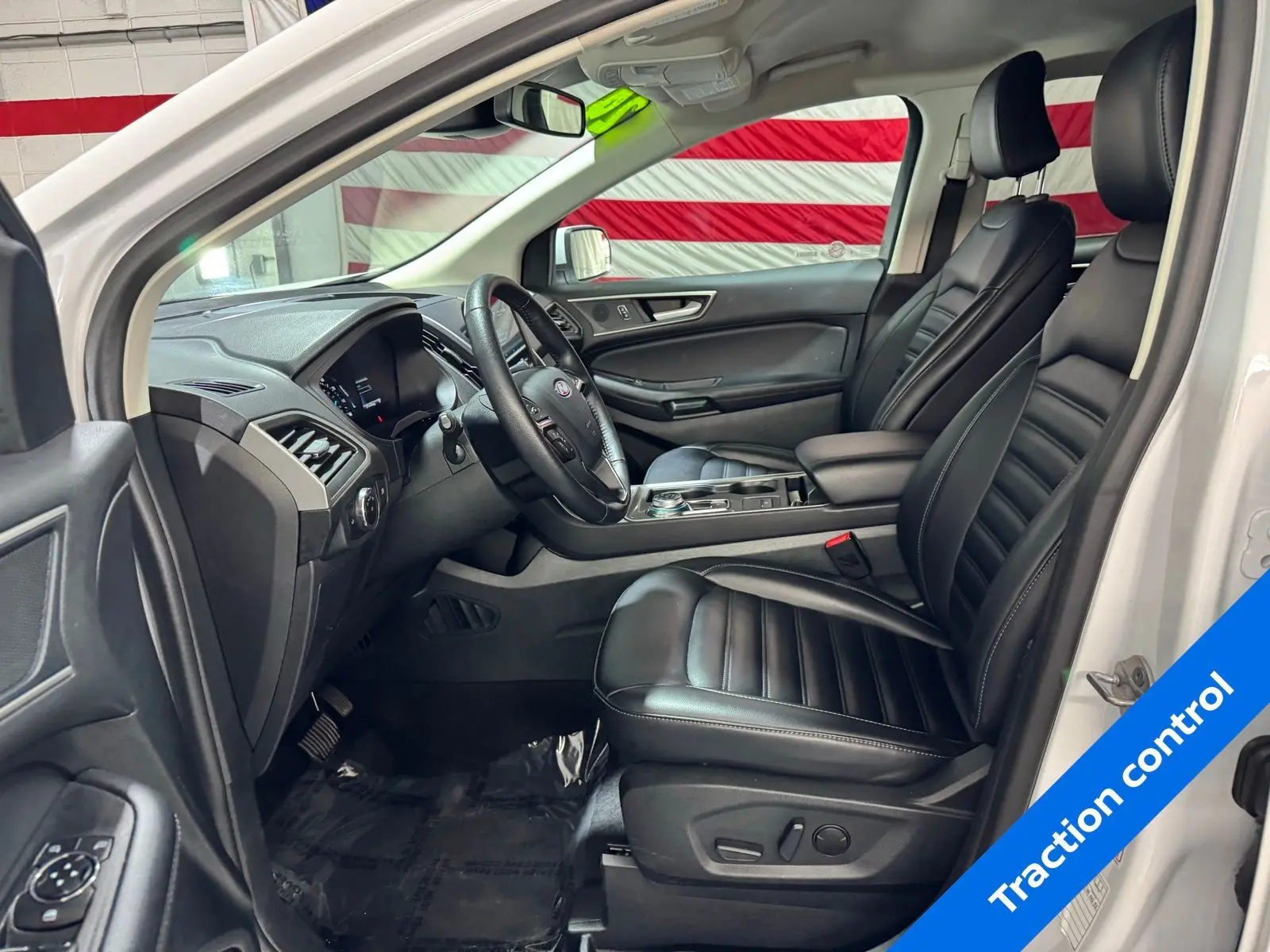 2024 Ford Edge SEL photo 8
