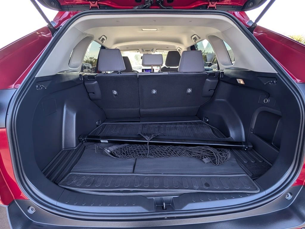 2024 Toyota RAV4 XLE - Photo 10