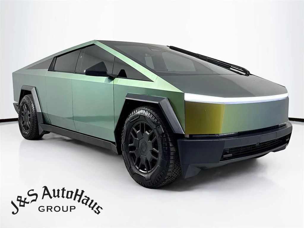 2024 Tesla Cybertruck Base's photo