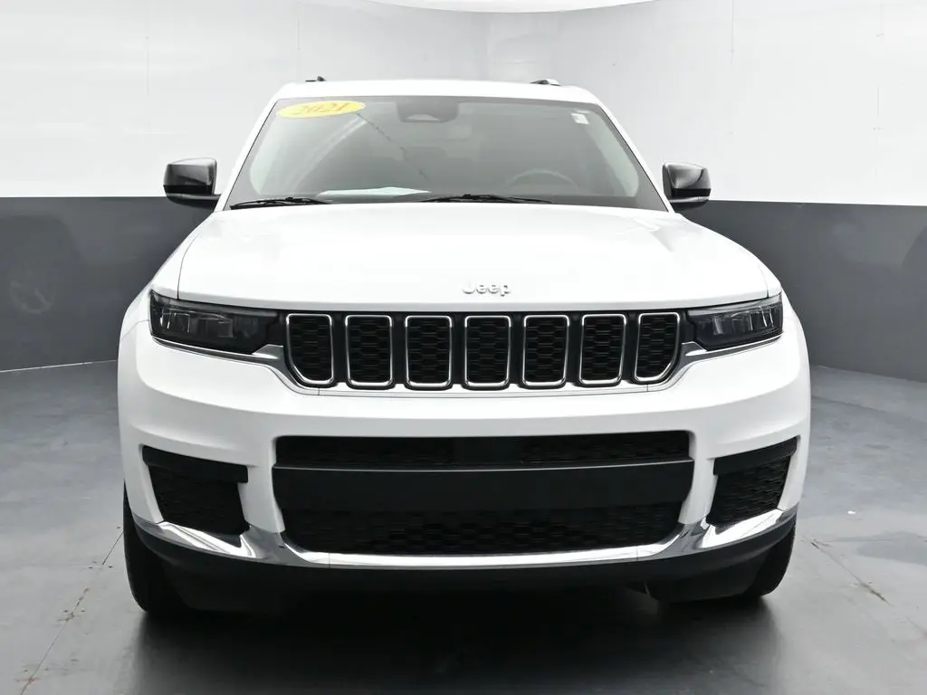 2021 Jeep Grand Cherokee Laredo photo 3