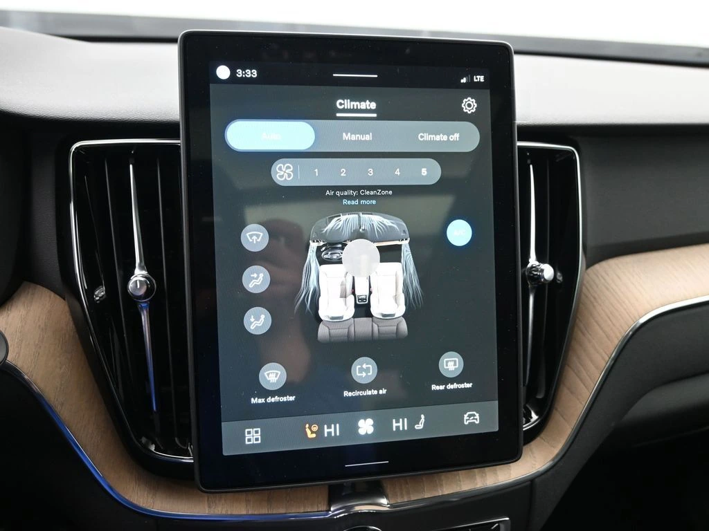 2026 Volvo - image 9