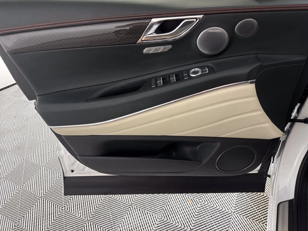 2025 GENESIS GV80 Coupe E-SC - Photo 11