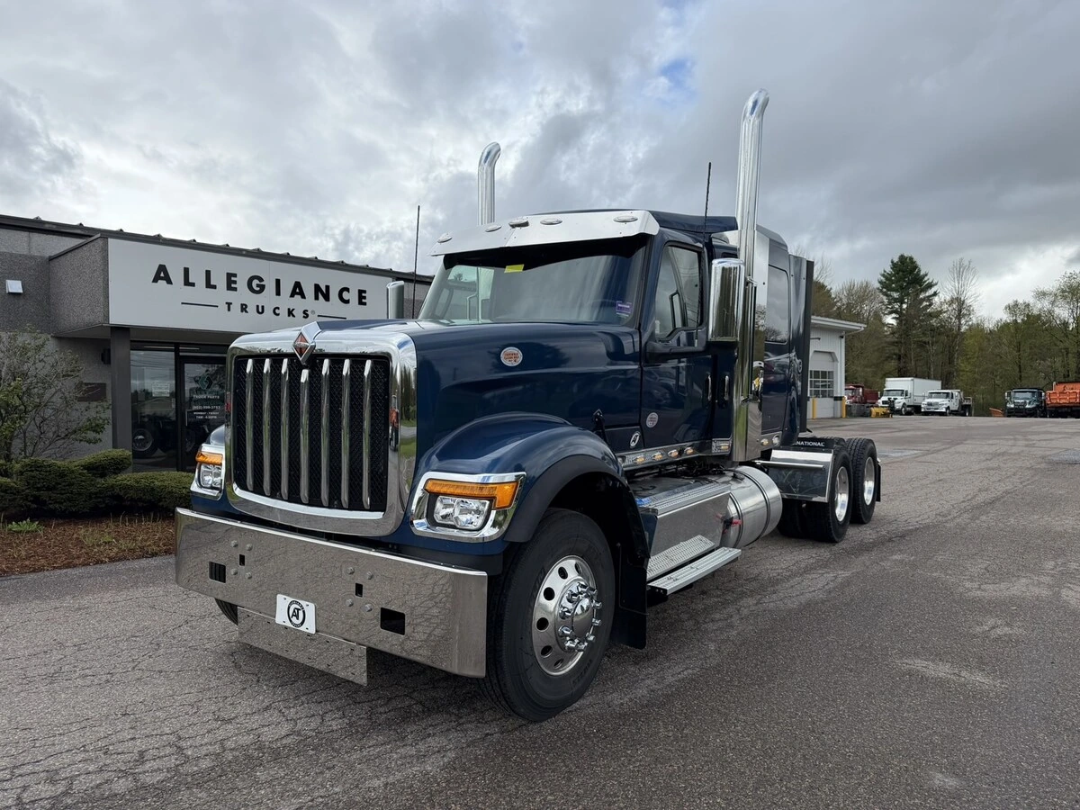 2025 International HX in Burlington, VT — photo 2
