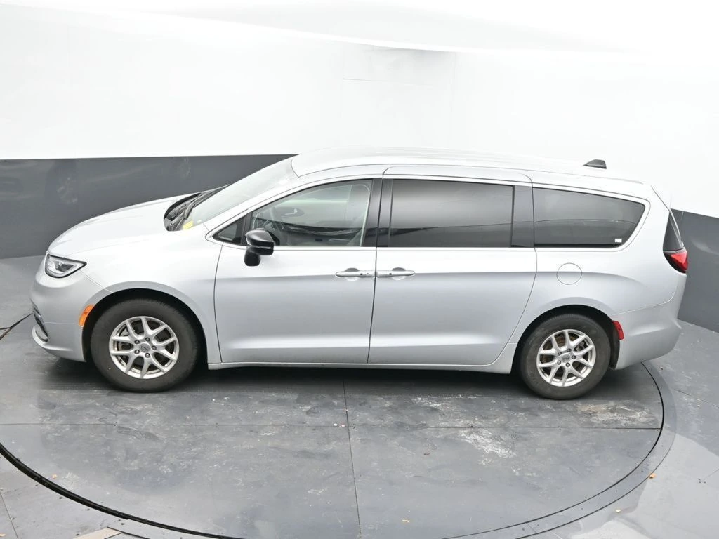 2024 Chrysler Pacifica Touring L - Photo 40