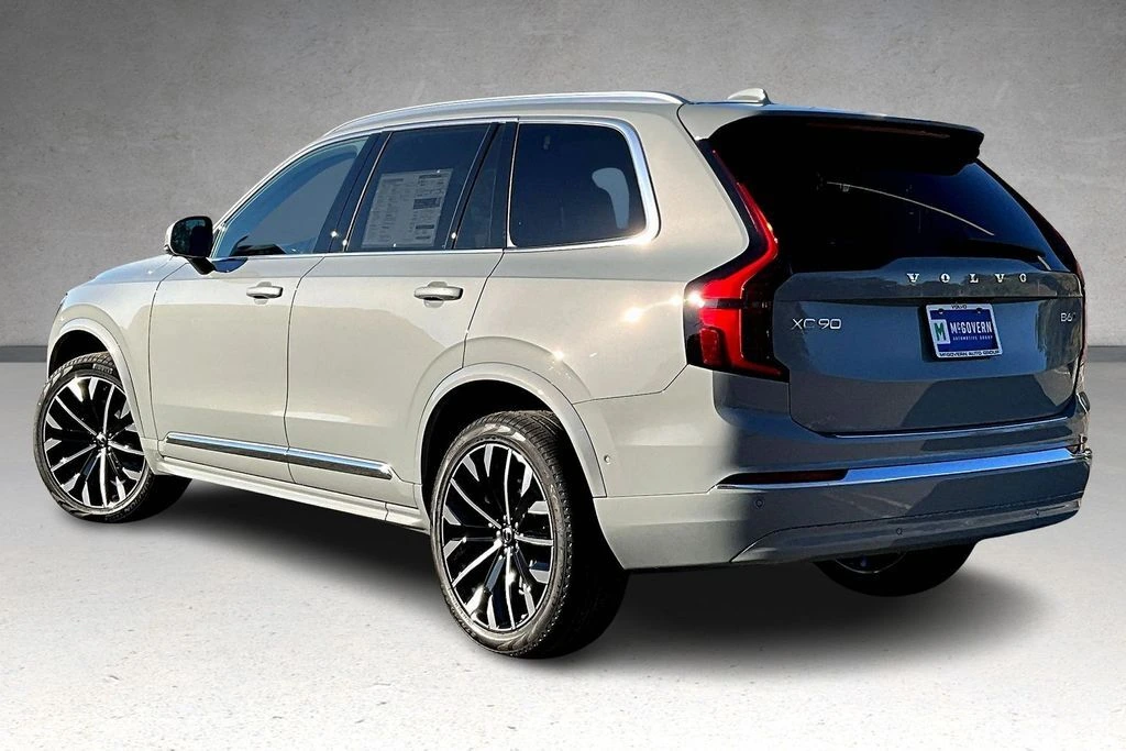 2026 Volvo - image 3