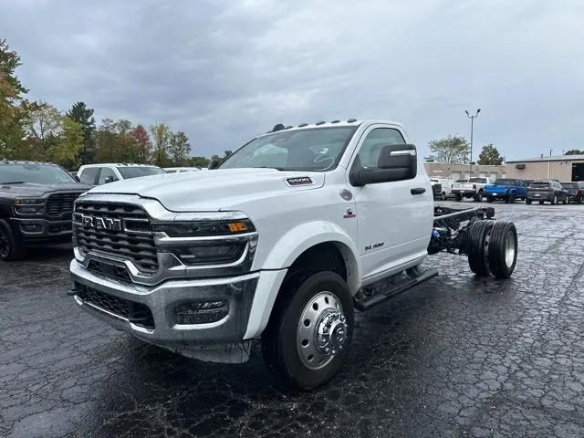 2025 Ram 5500 photo 4
