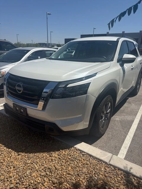 2024 Nissan Pathfinder SV 2WD's photo