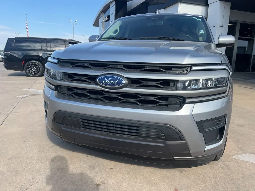 2023 Ford Expedition MAX XLT photo 12